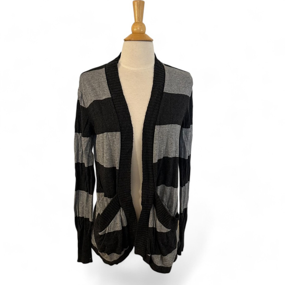 Women's Central Park West Cardigan Size M Gray and Black